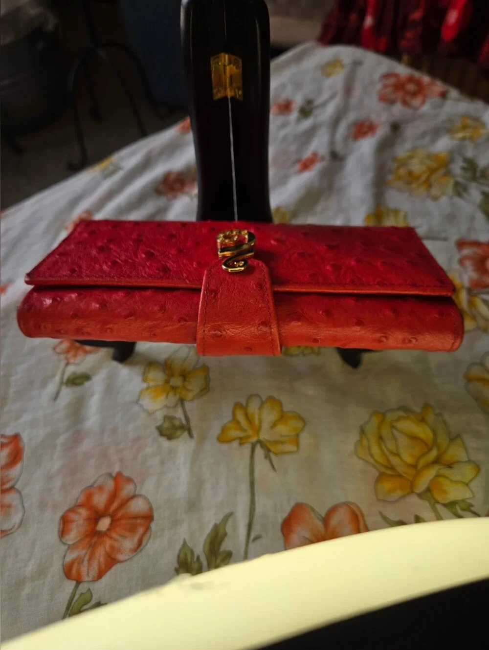 Vintage Vera Pelle Red Ostrich-Texture Genuine Leather Wallet with Gold Accent